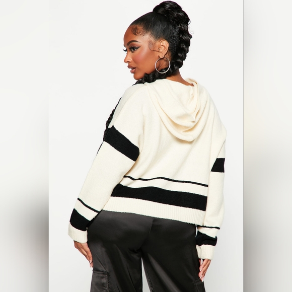 Black and Ivory Hooded long sleeve Sweater - Picture 3 of 8